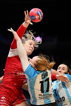 2025.12.04 Rotterdam pilka reczna kobiet Mistrzostwa Swiata Argentyna - Polska N z Karolina Kochaniak Foto Lukasz Laskowski PressFocus 2025.12.04 Rotterdam IHF WomenÕs Handball World Championship, WM, Weltmeisterschaft Argentina v Poland Karolina Kochaniak Credit: Lukasz Laskowski PressFocus NEWSPIX.PL --- newspix.pl 