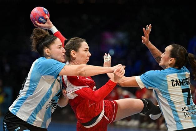 2025.12.04 Rotterdam pilka reczna kobiet Mistrzostwa Swiata Argentyna - Polska N z Monika Kobylinska Foto Lukasz Laskowski PressFocus 2025.12.04 Rotterdam IHF WomenÕs Handball World Championship, WM, Weltmeisterschaft Argentina v Poland Monika Kobylinska Credit: Lukasz Laskowski PressFocus NEWSPIX.PL --- newspix.pl 