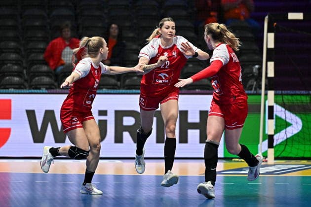 2025.12.04 Rotterdam pilka reczna kobiet Mistrzostwa Swiata Argentyna - Polska N z radosc emocje Daria Michalak Aleksandra Rosiak Karolina Kochaniak Foto Lukasz Laskowski PressFocus 2025.12.04 Rotterdam IHF WomenÕs Handball World Championship, WM, Weltmeisterschaft Argentina v Poland radosc emocje Daria Michalak Aleksandra Rosiak Karolina Kochaniak Credit: Lukasz Laskowski PressFocus NEWSPIX.PL --- newspix.pl 