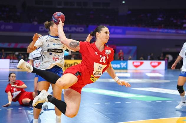 Goal throw by Jovana Skrobic Serbia Faroe Islands vs Serbia, Handball, Womens World Championship, 04 12 2025 Faroe Islands vs Serbia, Handball, Womens World Championship, 04 12 2025 Dortmund Copyright: xEibner-Pressefotox EP_RWS