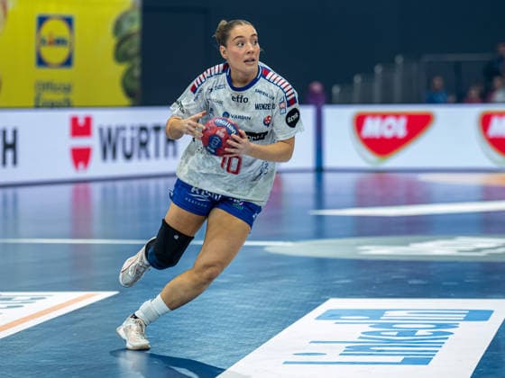 Suna Hansen Faroe Islands, 10 on the ball, Serbia vs Faroe Islands, Handball, World Championship, Women, Season 2025 2026, 04 12 2025, Serbia vs Faroe Islands, Handball, World Championship, Women, Season 2025 2026, 04 12 2025 Dortmund Copyright: xEibner-Pressefoto MichaelxSchmidx EP_MST
