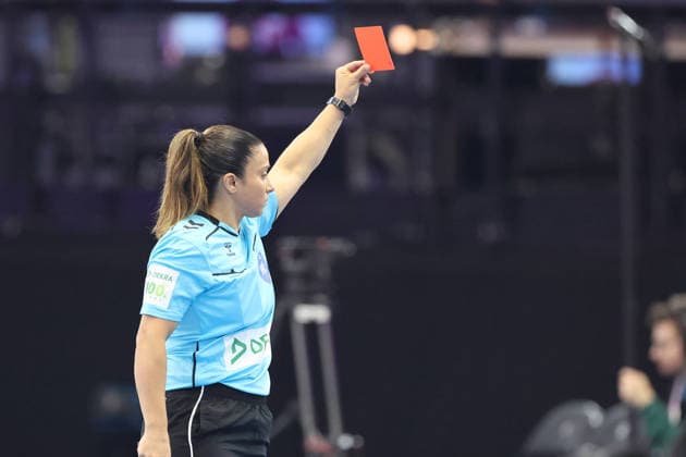 GER, Dortmund, 27th Wommens World Championship 2025, Main Round, Group II 2 Round Round Serbia Serbia SRB vs Faroe Islands FRO 04 12 2025, Westfalenhalle, Dortmund, GER, Dortmund, 27th Wommens World Championship 2025, Main Round, Group II 2 Round Round Serbia Serbia SRB vs Faroe Islands FRO , pictured red card for Teodora Velickovic SRB 33 , nordphotoxGmbHx xMeuter nph00351