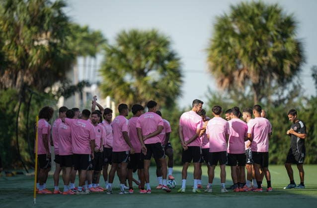 December 4, 2025, Fort Lauderdale, Fl, UNITED STATES: Inter Miami players gather at the start of practice ahead of the MLS, Fussball Herren, USA Cup final soccer match, in Fort Lauderdale, Fla., Thursday, Dec. 4, 2025. Inter Miami and the Vancouver Whitecaps are scheduled to play in the final on Saturday. Canada News - December 4, 2025 - ZUMAc35_ 20251204_zaf_c35_005 Copyright: xDarrylxDyckx