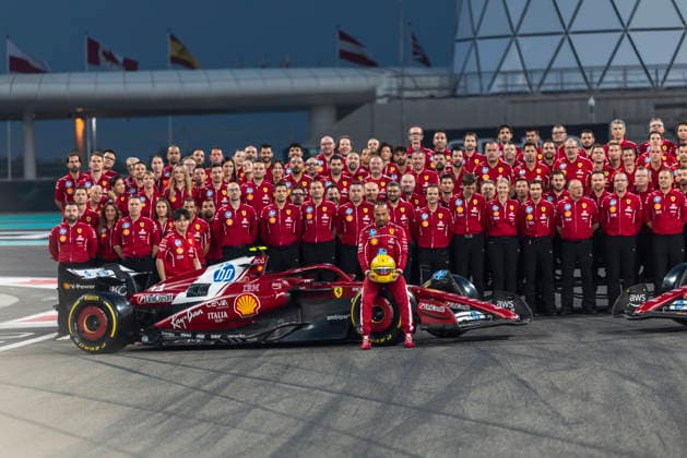 Formula 1 Etihad Airways Abu Dhabi Grand Prix 2025 Alexis Perrin OVERTAKE MAXPPP - Abu Dhabi 04 12 2025 Scuderia Ferrari HP team picture with 44 HAMILTON Lewis (gbr), Scuderia Ferrari HP, portrait, 16 LECLERC Charles (mon), Scuderia Ferrari HP, portrait at the Formula 1 Etihad Airways Abu Dhabi Grand Prix 2025, the 24th round of the 2025 FIA Formula 1 World Championship, WM, Weltmeisterschaft at Yas Marina Circuit in Abu Dhabi, United Arab Emirates, from 4 to 7 December 2025 Abu Dhabi Yas Marina Circuit United Arab Emirates  Copyright: xOVERTAKE MAXPPPxAlexisxPerrinx OVT202512042111 OVT202512042111