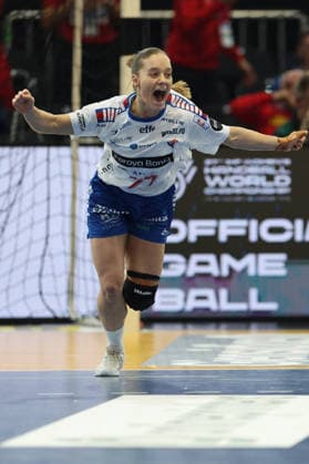 GER, Dortmund, 27th Wommens World Championship 2025, Main Round, Group II 2 Round Round Serbia Serbia SRB vs Faroe Islands FRO 04 12 2025, Westfalenhalle, Dortmund, GER, Dortmund, 27th Wommens World Championship 2025, Main Round, Group II 2 Round Round Serbia Serbia SRB vs Faroe Islands FRO , in the picture Jana MITTÃöN FRO 77 , converts the last 7 meters to 31 31 and is happy accordingly nordphotoxGmbHx xMeuter nph00351