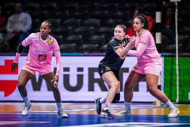 ROTTERDAM , 04-12-2025 , Rotterdam Ahoy , Womens World Championship, WM, Weltmeisterschaft Handball 2025 , match between France and Austria , picture shows France - Austria (women)  x32342519x Copyright: