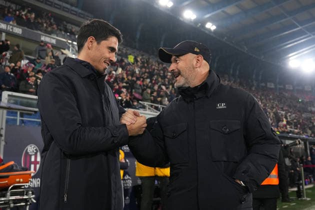Parma™s head coach Carlos Cuesta and Bologna s head coach Vincenzo Italiano during the round of 16 Frecciarossa Italian Cup 2025 2026 soccer match between Bologna and Parma at Renato Dall™Ara Stadium in Bologna, North Italy, Thursday, December 4, 2025. Soccer  Copyright: xMassimoxPaolone LaPressex