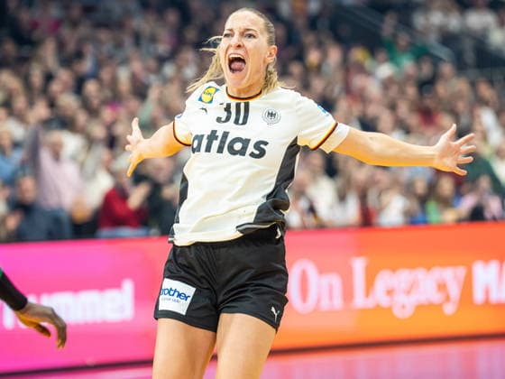 Jenny Behrend Germany, 30 cheers loudly, Montenegro vs. Germany, handball, world championship, women, season 2025 2026, 04 12 2025, Montenegro vs. Germany, handball, world championship, women, season 2025 2026, 04 12 2025 Dortmund Copyright: xEibner-Pressefoto MichaelxSchmidx EP_MST