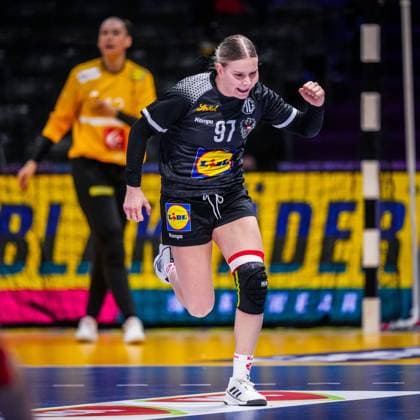 ROTTERDAM , 04-12-2025 , Rotterdam Ahoy , Womens World Championship, WM, Weltmeisterschaft Handball 2025 , match between France and Austria , picture shows Austria player Philomena Egger France - Austria (women)  x32342971x Copyright: