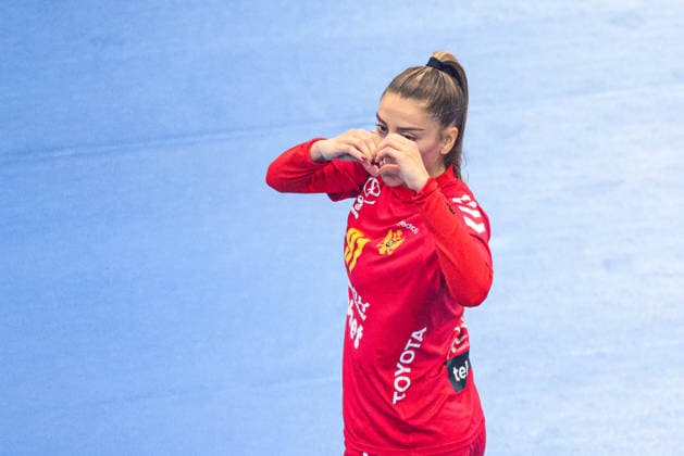 DORTMUND, GERMANY - 4 DECEMBER, 2025: Ivona Pavicevic - Women s Handball World Championship, WM, Weltmeisterschaft 2025 Montenegro vs Germany at Westfallenhalle.  Copyright: xVitaliixKliuievx