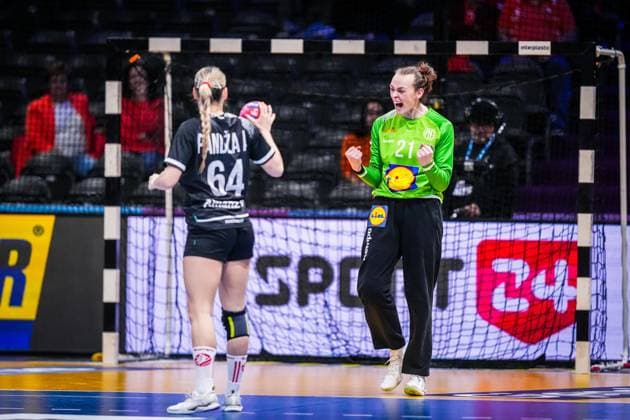 ROTTERDAM , 04-12-2025 , Rotterdam Ahoy , Womens World Championship, WM, Weltmeisterschaft Handball 2025 , match between France and Austria , picture shows Austria goalkeeper Antonija Mamic France - Austria (women)  x32343015x Copyright: