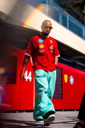 F1 2025: Abu Dhabi Grand Prix in Abu Dhabi, UAE - 04 Dec 2025 Scuderia Ferrari HP F1 Team s English driver Lewis Hamilton in the paddock of the Formula 1 Abu Dhabi Grand Prix 2025. Abu Dhabi United Arab Emirates Copyright: xLucaxMartinix xSOPAxImagesx LMB08797