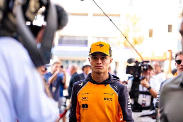 F1 2025: Abu Dhabi Grand Prix in Abu Dhabi, UAE - 04 Dec 2025 McLaren Formula 1 Team s British driver Lando Norris in the paddock of the Formula 1 Abu Dhabi Grand Prix 2025. Abu Dhabi United Arab Emirates Copyright: xLucaxMartinix xSOPAxImagesx LMB09052