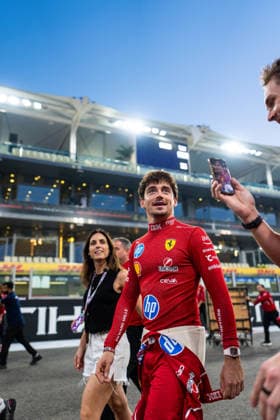 F1 2025: Abu Dhabi Grand Prix in Abu Dhabi, UAE - 04 Dec 2025 Scuderia Ferrari HP F1 Team s Monegasque driver Charles Leclerc before the team photo at the Formula 1 Abu Dhabi Grand Prix 2025. Abu Dhabi United Arab Emirates Copyright: xLucaxMartinix xSOPAxImagesx LMB09361