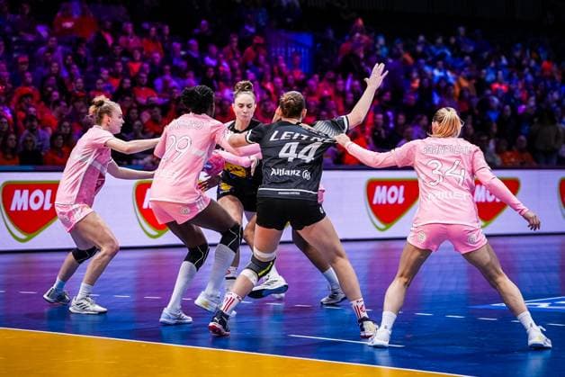 ROTTERDAM , 04-12-2025 , Rotterdam Ahoy , Womens World Championship, WM, Weltmeisterschaft Handball 2025 , match between France and Austria , picture shows Austria player Kristina Dramac France - Austria (women)  x32343146x Copyright: