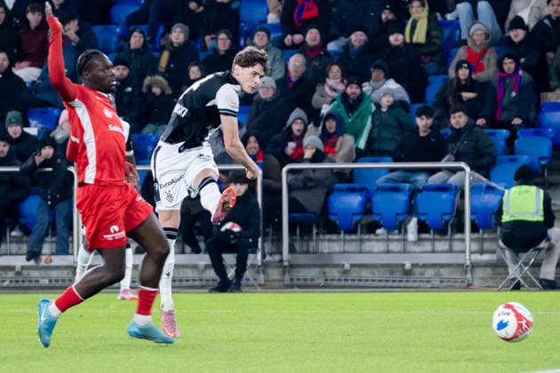 04 12 2025, Basel, St Jakob Park, Swiss Cup FC Grand Saconnex FC Basel, Moritz Broschinski 17 Basel Goal Invalid, offside Basel St Jakob Park Basel Switzerland Copyright: xJustPictures.ch PascalxvonxBürenx jp-en-PaVoB-_VB_5714