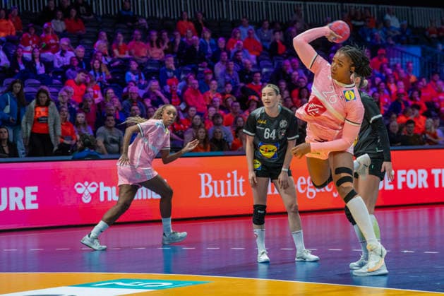 2025-12-04 France vs Austria ROTTERDAM, NETHERLANDS - DECEMBER 4: Pauletta Foppa of France during the IHF Worldchampionship 2025 match for women, between France and Austria at Ahoy on December 4, 2025 in Rotterdam, Netherlands. Rotterdam Ahoy Netherlands Content not available for redistribution in The Netherlands directly or indirectly through any third parties. Copyright: xHenkxSeppenx