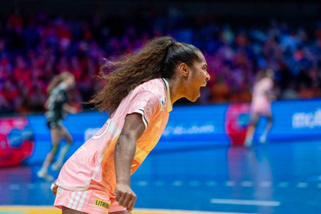 2025-12-04 France vs Austria ROTTERDAM, NETHERLANDS - DECEMBER 4: Suzanne Wajoka of France during the IHF Worldchampionship 2025 match for women, between France and Austria at Ahoy on December 4, 2025 in Rotterdam, Netherlands. Rotterdam Ahoy Netherlands Content not available for redistribution in The Netherlands directly or indirectly through any third parties. Copyright: xHenkxSeppenx