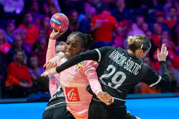 2025-12-04 France vs Austria ROTTERDAM, NETHERLANDS - DECEMBER 4: Onacia Ondono of France during the IHF Worldchampionship 2025 match for women, between France and Austria at Ahoy on December 4, 2025 in Rotterdam, Netherlands. Rotterdam Ahoy Netherlands Content not available for redistribution in The Netherlands directly or indirectly through any third parties. Copyright: xHenkxSeppenx