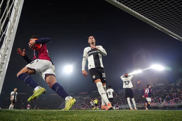 Bologna s Jonathan Rowe goal 1-1 during the round of 16 Frecciarossa Italian Cup 2025 2026 soccer match between Bologna and Parma at Renato DallÕAra Stadium in Bologna, North Italy, Thursday, December 4, 2025. Soccer  Copyright: xMassimoxPaolone LaPressex