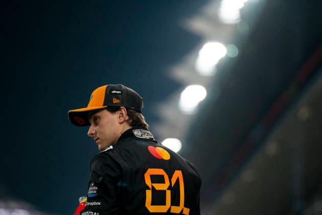 December 4, 2025, Abu Dhabi, United Arab Emirates: Australian driver OSCAR PIASTRI (McLaren F1 Team) is seen during preparations of the F1 Grand Prix of Abu Dhabi at Yas Marina Circuit in Abu Dhabi, United Arab Emirates. Abu Dhabi United Arab Emirates - ZUMAg147 20251204_fap_g147_027 Copyright: xJamesxGasperottix