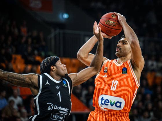 DJ Steward Dolomiti Energia Trento and Mark Smith ratiopharm ulm battle for the ball during the Basketball Eurocup match between ratiopharm ulm and Dolomiti Energia Trento at ratiopharm Arena on December 4, 2025 in Neu Ulm, Germany Photo by Harry Langer DeFodi Images