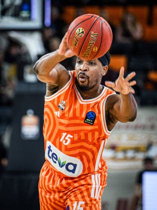 Justin Simon ratiopharm ulm controls the Ball during the Basketball Eurocup match between ratiopharm ulm and Dolomiti Energia Trento at ratiopharm Arena on December 4, 2025 in Neu Ulm, Germany Photo by Harry Langer DeFodi Images