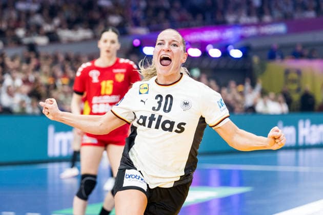 DORTMUND, GERMANY - DECEMBER 4: Jenny Behrend (Germany, 30) cheers during the 27th IHF Women’s World Handball Championship match between Montenegro vs. Germany at Westfalenhalle on matchday 3 of the main round of the 27th IHF Women’s World Handball Championship on December 4, 2025 in Dortmund, Germany. North Rhine Westphalia Germany Copyright: xBEAUTIFULxSPORTS Wunderlx
