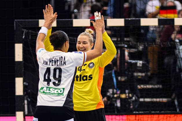 DORTMUND, GERMANY - 4 DECEMBER, 2025: Katharina Filter, Aimee von Pereira - Women s Handball World Championship, WM, Weltmeisterschaft 2025 Montenegro vs Germany at Westfallenhalle.  Copyright: xVitaliixKliuievx