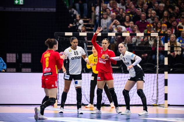 DORTMUND, GERMANY - 4 DECEMBER, 2025: - Women s Handball World Championship, WM, Weltmeisterschaft 2025 Montenegro vs Germany at Westfallenhalle.  Copyright: xVitaliixKliuievx