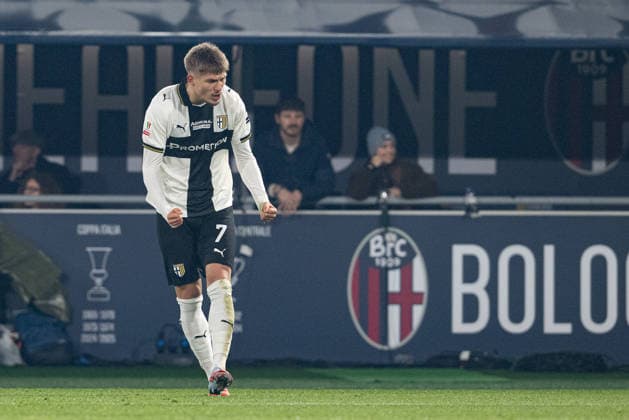 Foto IPP Damiano Fiorentini Bologna 04 12 2025 Calcio Coppa Italia 2025-2026 partita: Bologna-Parma nella foto: Adrian Benedyczak esultanza gol Italy Photo Press World Copyright italy ITALY  Copyright: xR4924_italyphotopressx