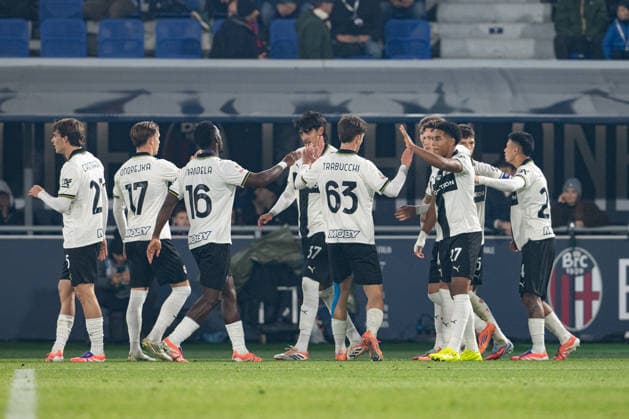 Foto IPP Damiano Fiorentini Bologna 04 12 2025 Calcio Coppa Italia 2025-2026 partita: Bologna-Parma nella foto: Adrian Benedyczak esultanza gol Italy Photo Press World Copyright italy ITALY  Copyright: xR4924_italyphotopressx