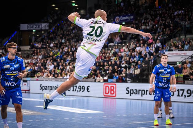 David Cyrill Akakpo HSG Wetzlar, 20 Jump into the circle GER, TVB 1898 Stuttgart HSG Wetzlar, DAIKIN HBL, Handball, Bundesliga, 11 Matchday, Season 2025 2026, 04 12 2025 GER, TVB 1898 Stuttgart HSG Wetzlar, DAIKIN HBL, Handball, Bundesliga, 11 Matchday, Season 2025 2026, 04 12 2025 Stuttgart Copyright: xSandyxDinkelackerx EP_SDR
