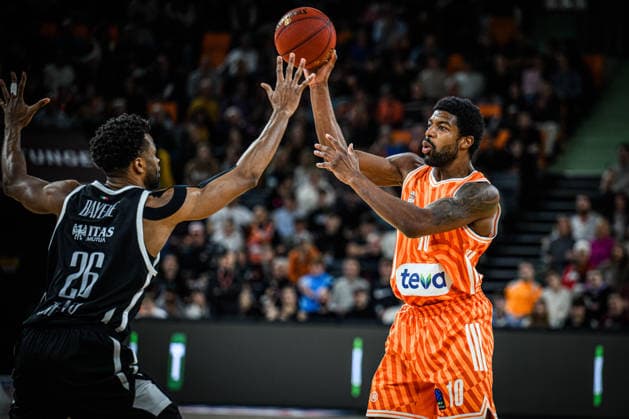 Jordan Bayehe Dolomiti Energia Trento and Malik Osborne ratiopharm ulm battle for the ball during the Basketball Eurocup match between ratiopharm ulm and Dolomiti Energia Trento at ratiopharm Arena on December 4, 2025 in Neu Ulm, Germany Photo by Harry Langer DeFodi Images