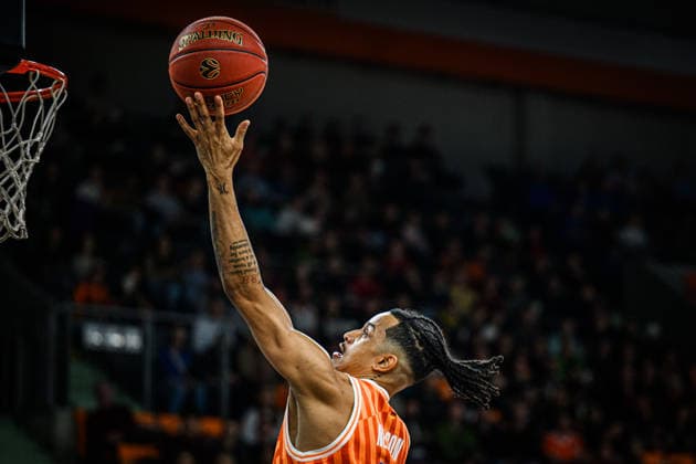 Nelson Weidemann ratiopharm ulm controls the Ball during the Basketball Eurocup match between ratiopharm ulm and Dolomiti Energia Trento at ratiopharm Arena on December 4, 2025 in Neu Ulm, Germany Photo by Harry Langer DeFodi Images