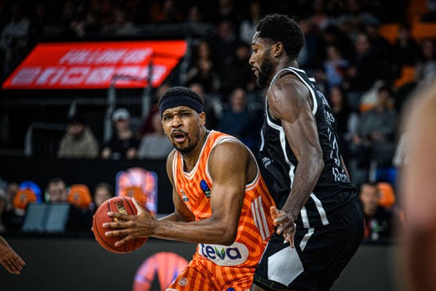 Justin Simon ratiopharm ulm and Selom Mawugbe Dolomiti Energia Trento battle for the ball during the Basketball Eurocup match between ratiopharm ulm and Dolomiti Energia Trento at ratiopharm Arena on December 4, 2025 in Neu Ulm, Germany Photo by Harry Langer DeFodi Images