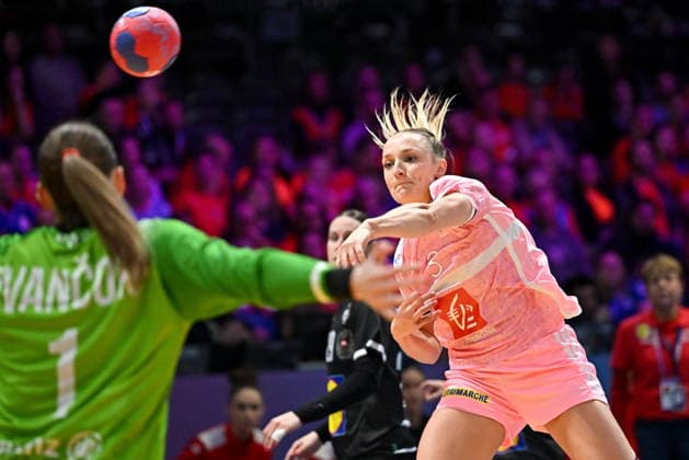 2025.12.04 Rotterdam pilka reczna kobiet Mistrzostwa Swiata Francja - Austria N z Alicia Toublanc Foto Lukasz Laskowski PressFocus 2025.12.04 Rotterdam IHF WomenÕs Handball World Championship, WM, Weltmeisterschaft France v Austria Alicia Toublanc Credit: Lukasz Laskowski PressFocus NEWSPIX.PL --- newspix.pl 