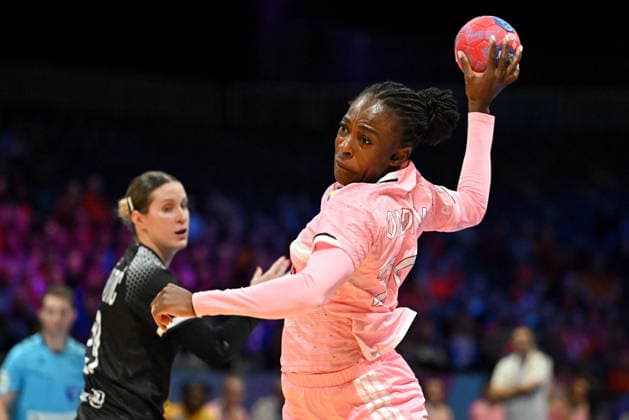 2025.12.04 Rotterdam pilka reczna kobiet Mistrzostwa Swiata Francja - Austria N z Onacia Ondono Foto Lukasz Laskowski PressFocus 2025.12.04 Rotterdam IHF WomenÕs Handball World Championship, WM, Weltmeisterschaft France v Austria Onacia Ondono Credit: Lukasz Laskowski PressFocus NEWSPIX.PL --- newspix.pl 