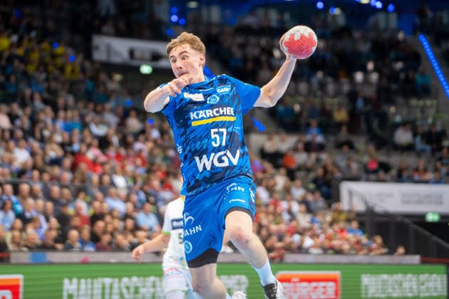 Handball I Men I Season 2025 2026 I Bundesliga I 11 Matchday I TVB Stuttgart HSG Wetzlar I 04 12 2025 Jakob Nigg 57, TVB Stuttgart im Wurf Stuttgart Porsche Arena Baden Württemberg Germany Copyright: xLobeca MaxxPetershansx