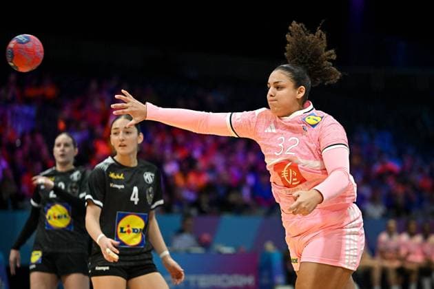 2025.12.04 Rotterdam pilka reczna kobiet Mistrzostwa Swiata Francja - Austria N z Sarah Bouktit Foto Lukasz Laskowski PressFocus 2025.12.04 Rotterdam IHF WomenÕs Handball World Championship, WM, Weltmeisterschaft France v Austria Sarah Bouktit Credit: Lukasz Laskowski PressFocus NEWSPIX.PL --- newspix.pl 