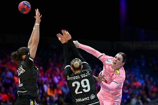 2025.12.04 Rotterdam pilka reczna kobiet Mistrzostwa Swiata Francja - Austria N z Tamara Horacek Foto Lukasz Laskowski PressFocus 2025.12.04 Rotterdam IHF WomenÕs Handball World Championship, WM, Weltmeisterschaft France v Austria Tamara Horacek Credit: Lukasz Laskowski PressFocus NEWSPIX.PL --- newspix.pl 