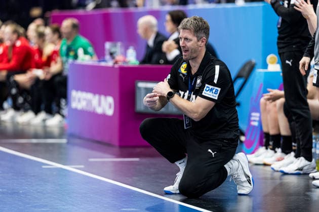 DORTMUND, GERMANY - DECEMBER 4: Markus Gaugisch (Head Coach Germany) during the 27th IHF Women’s World Handball Championship match between Montenegro vs. Germany at Westfalenhalle on matchday 3 of the main round of the 27th IHF Women’s World Handball Championship on December 4, 2025 in Dortmund, Germany. North Rhine Westphalia Germany Copyright: xBEAUTIFULxSPORTS Wunderlx