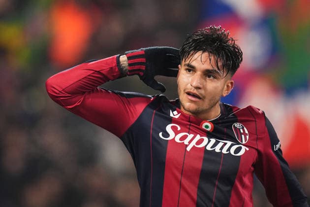 Bologna s Santiago Castro celebrates after scoring the 2-1 goal for his team during the round of 16 Frecciarossa Italian Cup 2025 2026 soccer match between Bologna and Parma at Renato DallÕAra Stadium in Bologna, North Italy, Thursday, December 4, 2025. Soccer  Copyright: xMassimoxPaolone LaPressex