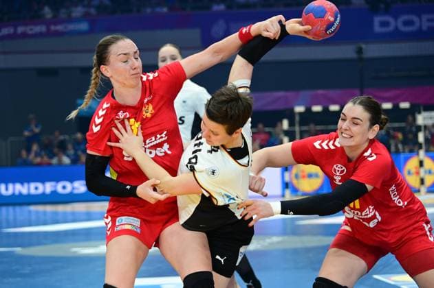 04 12 2025 xkhx Dormund, Westfallenhalle, international womens handball world championship main round handball national team Germany vs. national team Montenegro Tatjana Brnovic Montenegro 34 vs. Alina Grijseels GER