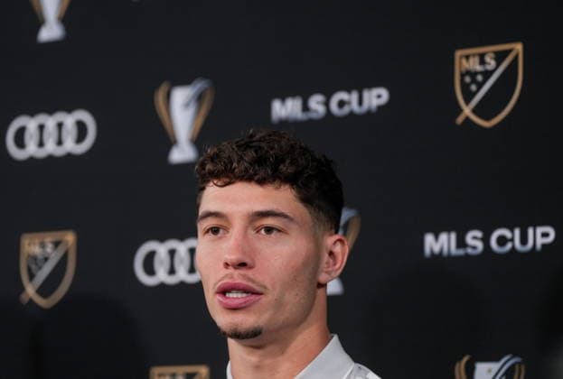 December 4, 2025, Fort Lauderdale, Fl, UNITED STATES: Vancouver Whitecaps Sebastian Berhalter speaks during a news conference ahead of the MLS, Fussball Herren, USA Cup final soccer match, in Fort Lauderdale, Fla., Thursday, Dec. 4, 2025. Canada News - December 4, 2025 - ZUMAc35_ 20251204_zaf_c35_048 Copyright: xDarrylxDyckx