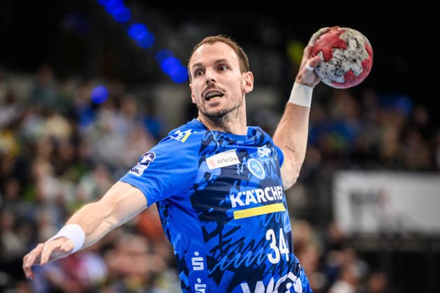 Kai Haefner TVB Stuttgart, 34 Full concentration, focus at seven meters GER, TVB 1898 Stuttgart HSG Wetzlar, DAIKIN HBL, Handball, Bundesliga, Matchday 11, Season 2025 2026, 04 12 2025 GER, TVB 1898 Stuttgart HSG Wetzlar, DAIKIN HBL, Handball, Bundesliga, Matchday 11, Season 2025 2026, 04 12 2025 Stuttgart Copyright: xSandyxDinkelackerx EP_SDR