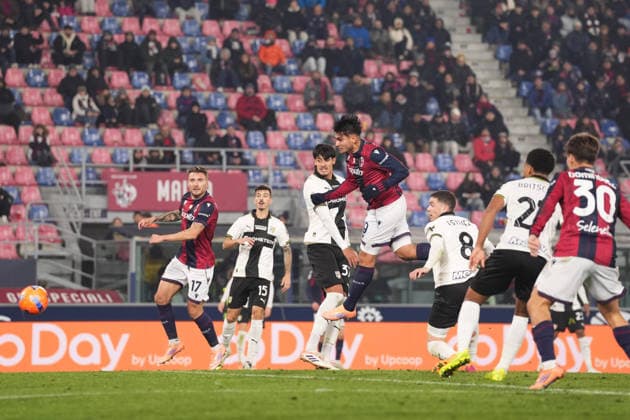 Bologna s Santiago Castro goal 2-1 during the round of 16 Frecciarossa Italian Cup 2025 2026 soccer match between Bologna and Parma at Renato DallÕAra Stadium in Bologna, North Italy, Thursday, December 4, 2025. Soccer  Copyright: xMassimoxPaolone LaPressex