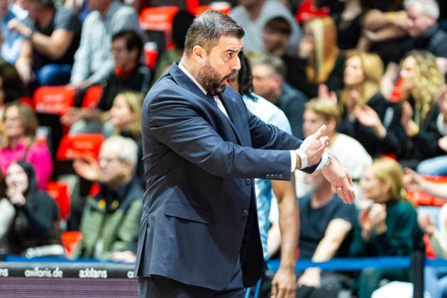 04 12 2025, xomx, Basketball EuroCup, Niners Chemnitz Turk Telekom v l ERDEM CAN Turk Telekom Ankara Head Coach Chemnitz