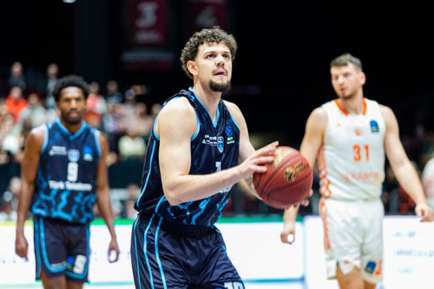 04 12 2025, xomx, Basketball EuroCup, Niners Chemnitz Turk Telekom v l UROS TRIFUNOVIC Turk Telekom Ankara on the ball Chemnitz