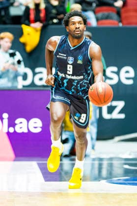04 12 2025, xomx, Basketball EuroCup, Niners Chemnitz Turk Telekom v l JALEEN SMITH Turk Telekom Ankara on the ball Single image, cropped, Chemnitz